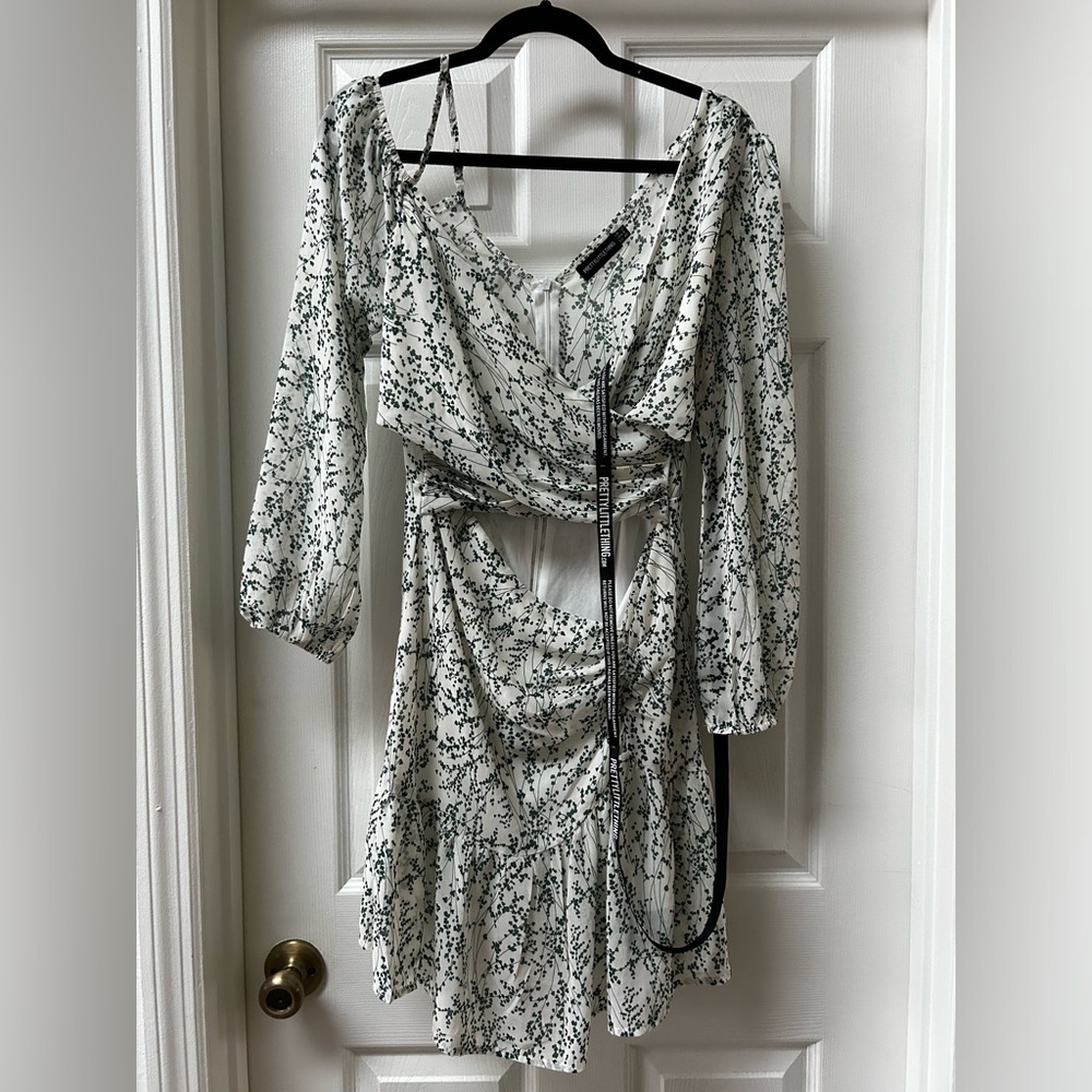 NWT Pretty Little Thing Floral Dress